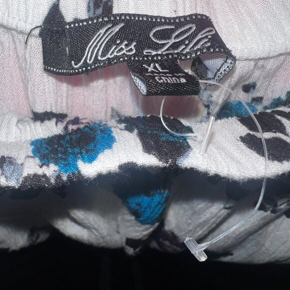 Share Women’s Floral Two Piece Set Ruffle Off Shoulder Top & Shorts Miss Lili XL - Picture 5 of 10